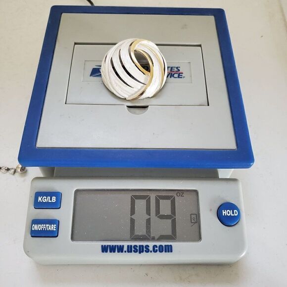 Vintage Round Swirl Dome Cutout Silvery White Enamel Gold Tone Metal Brooch Pin - Picture 9 of 10